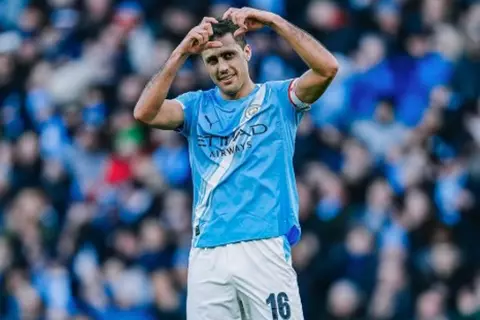 "حاول تفسير تصريحاته".. الاتحاد الإنجليزي يعاقب رودري بسبب انتقاده التحكيم